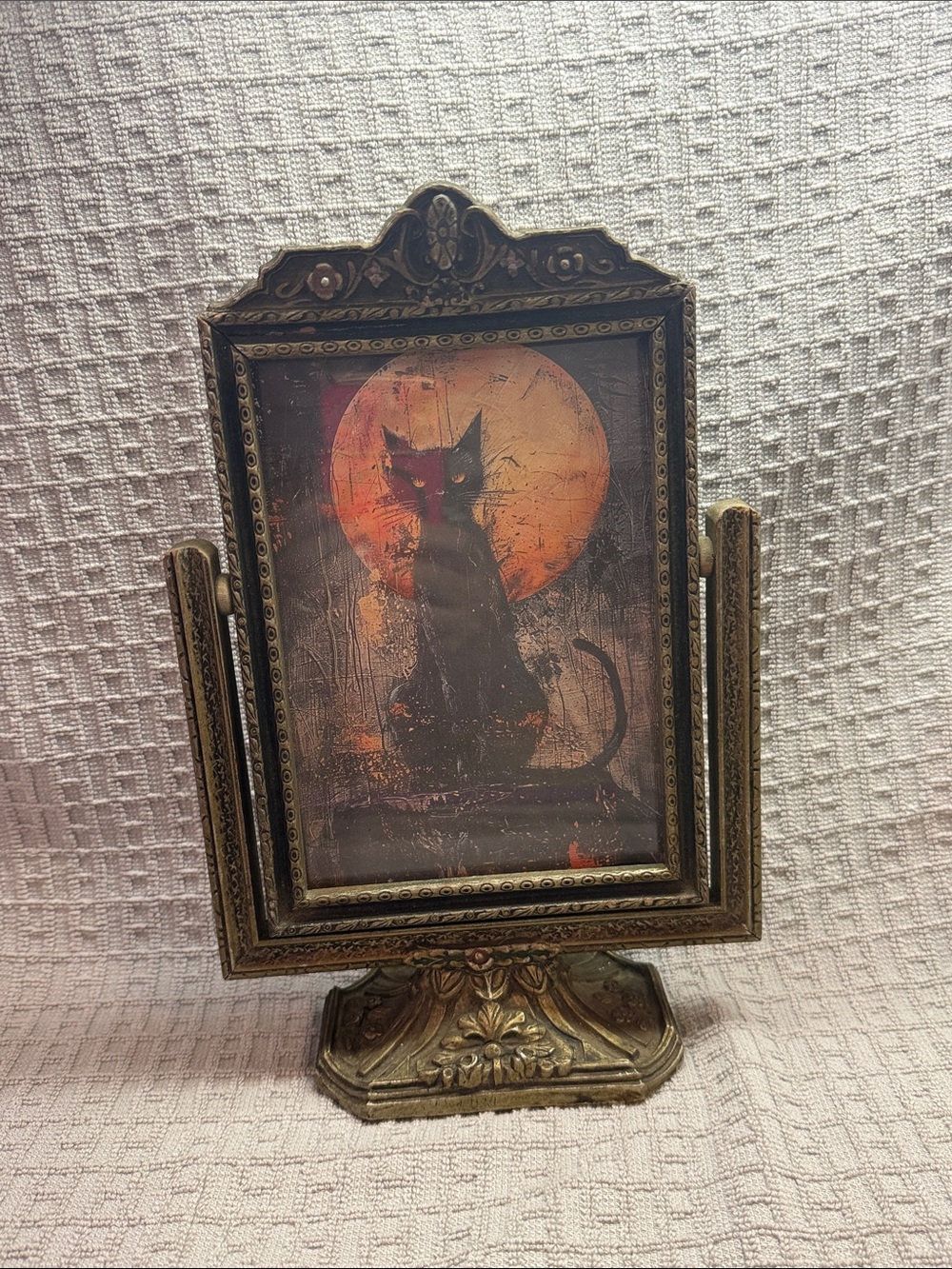 Vintage wood swivel picture frame replaceable black Cat halloween picture Gold